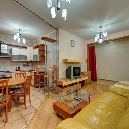 Apartments On Shota Rustaveli Kyiv Exterior photo