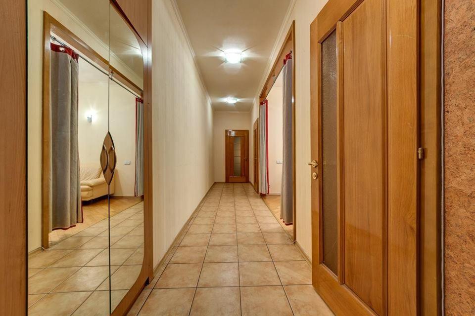 Apartments On Shota Rustaveli Kyiv Exterior photo