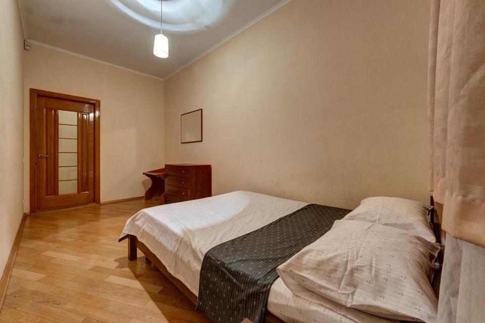 Apartments On Shota Rustaveli Kyiv Exterior photo